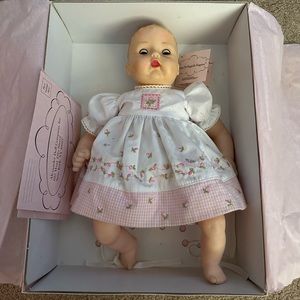 Madame Alexander “Honey Pie Huggable”